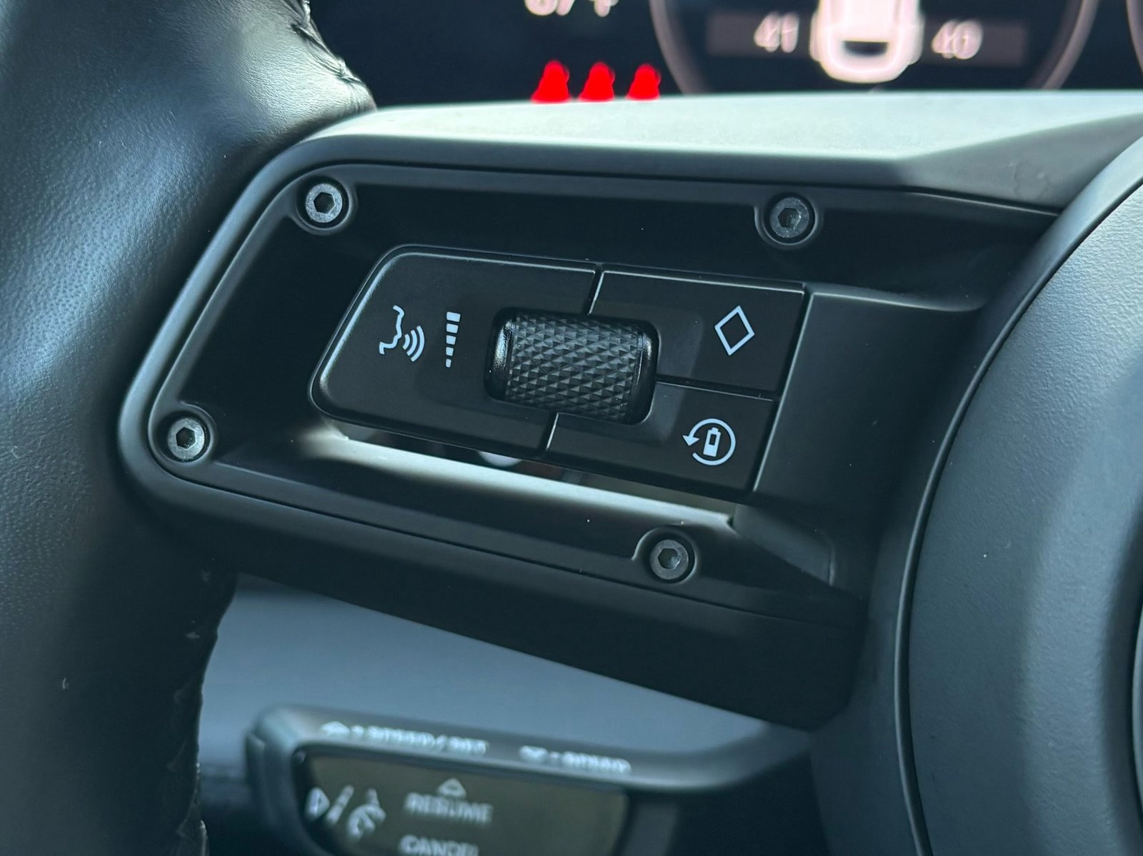 
								2023 Porsche Taycan Turbo Cross Turismo full									