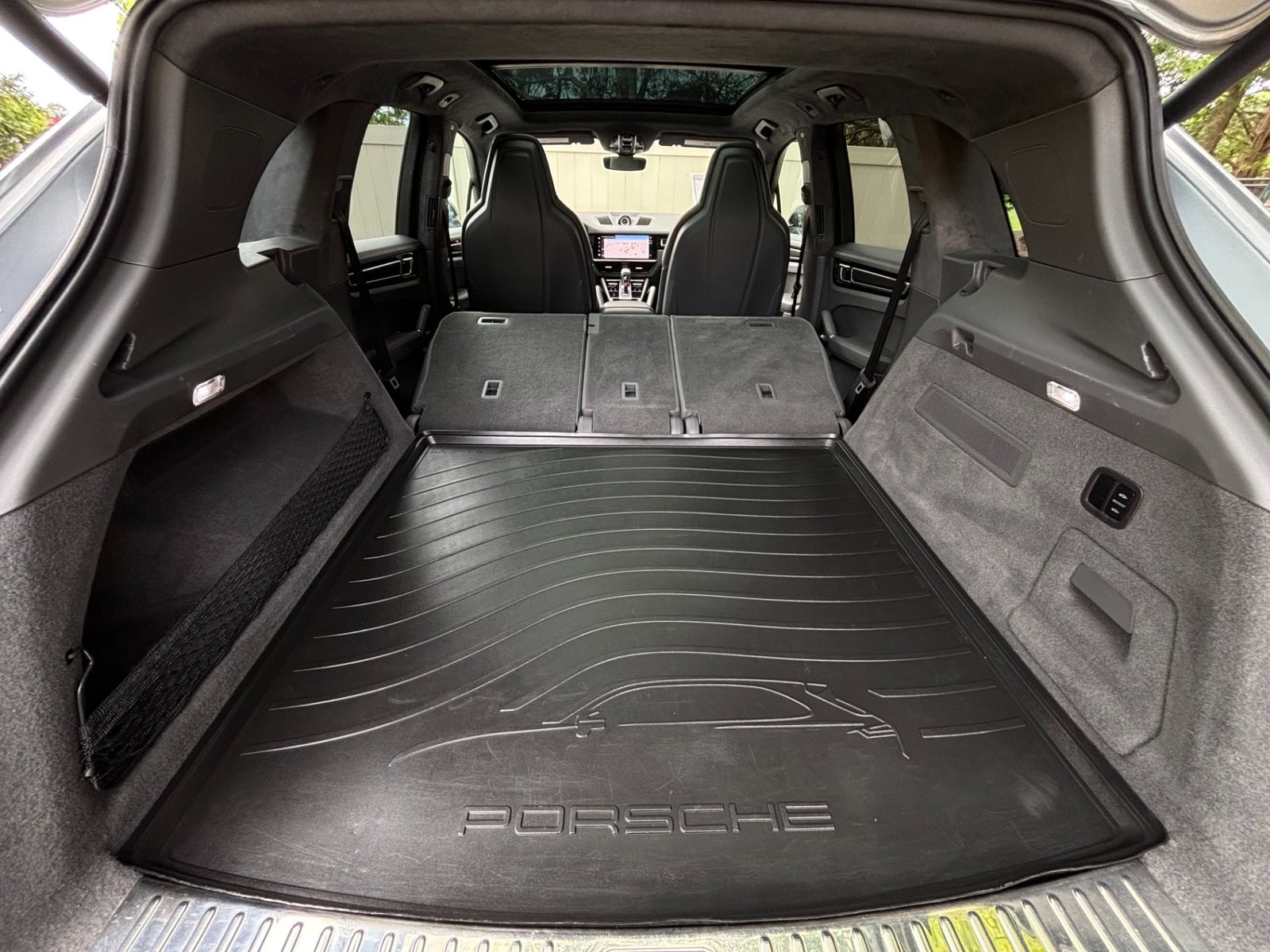 
								2023 Porsche Cayenne Turbo PREMIUM full									