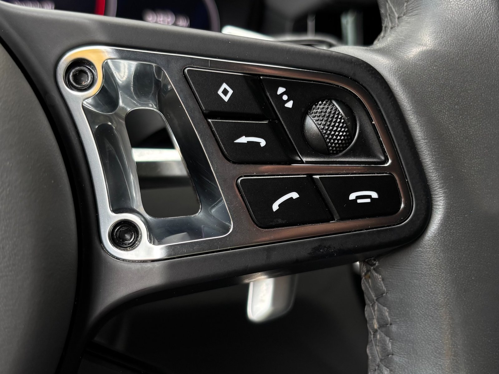
								2023 Porsche Cayenne Turbo PREMIUM full									