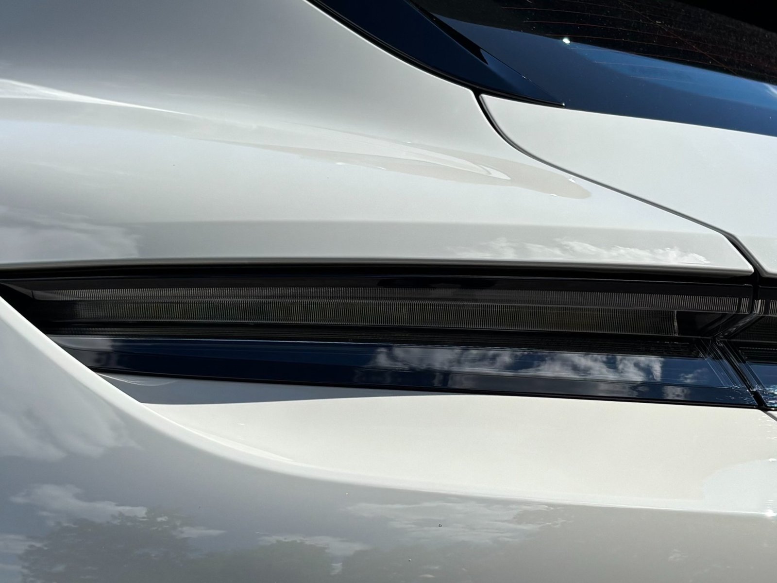 
								2023 Porsche Taycan Turbo Cross Turismo full									