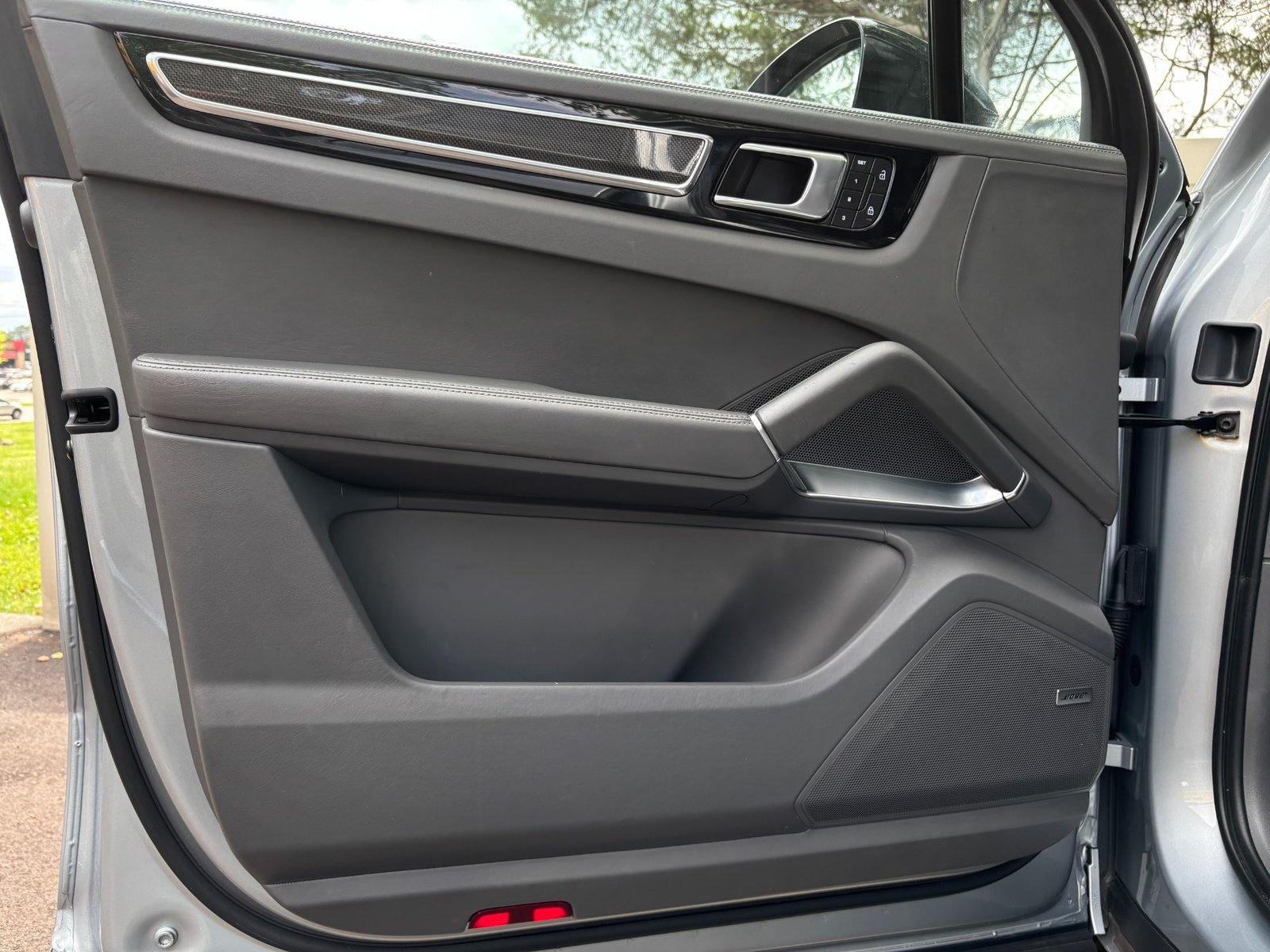 
								2023 Porsche Cayenne Turbo PREMIUM full									