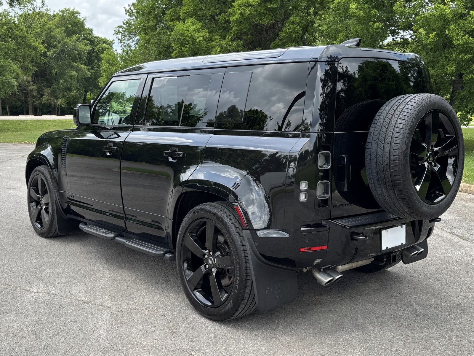 
								2025 Land Rover Defender full									