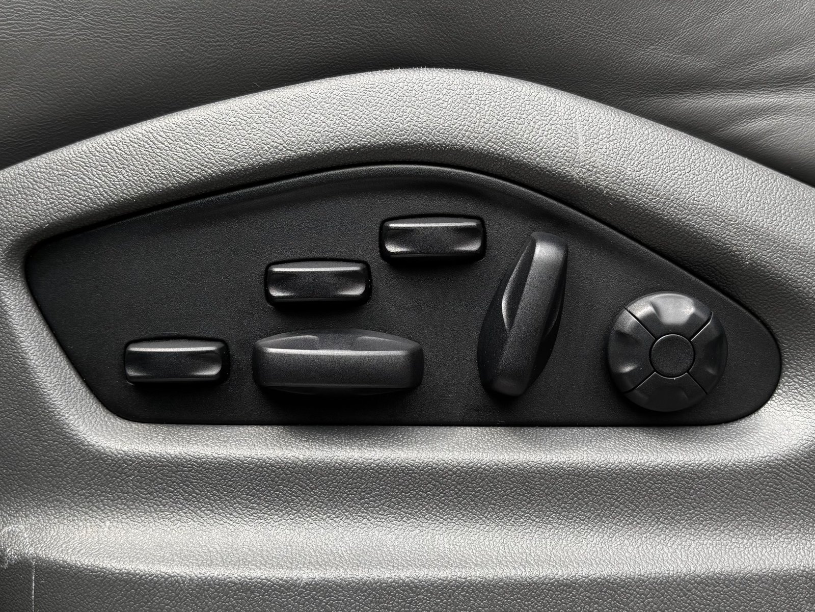 
								2023 Porsche Cayenne Turbo PREMIUM full									