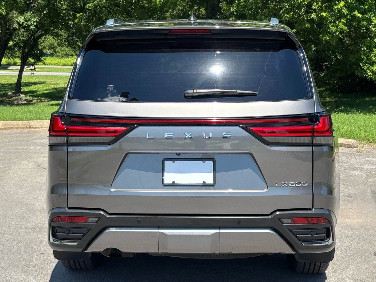 
								2022 Lexus LX 600 full									