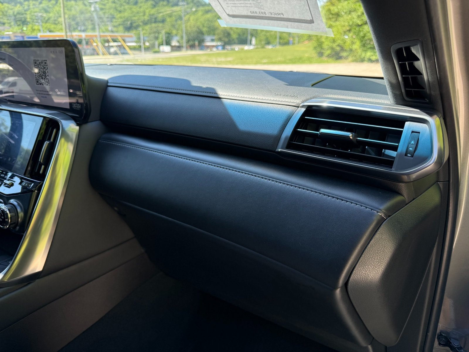 
								2023 Lexus LX 600 full									
