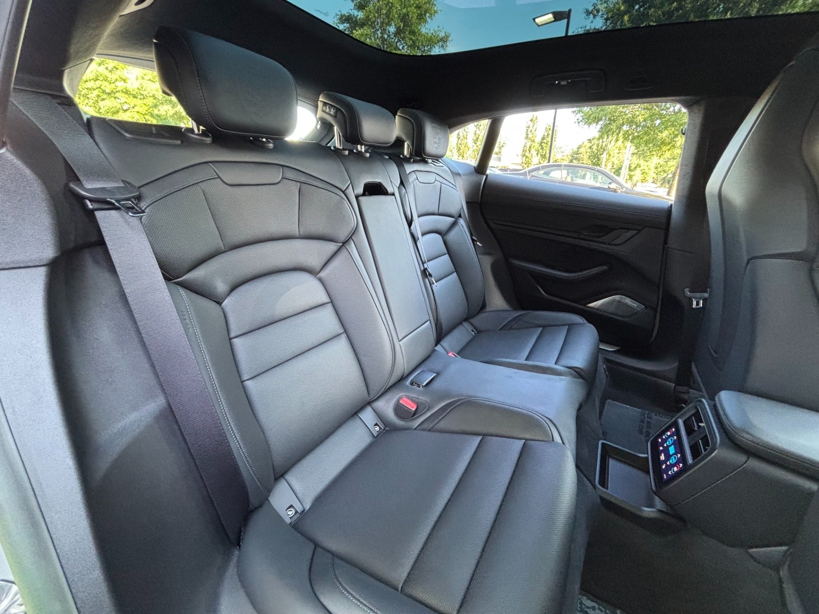
								2023 Porsche Taycan Turbo Cross Turismo full									