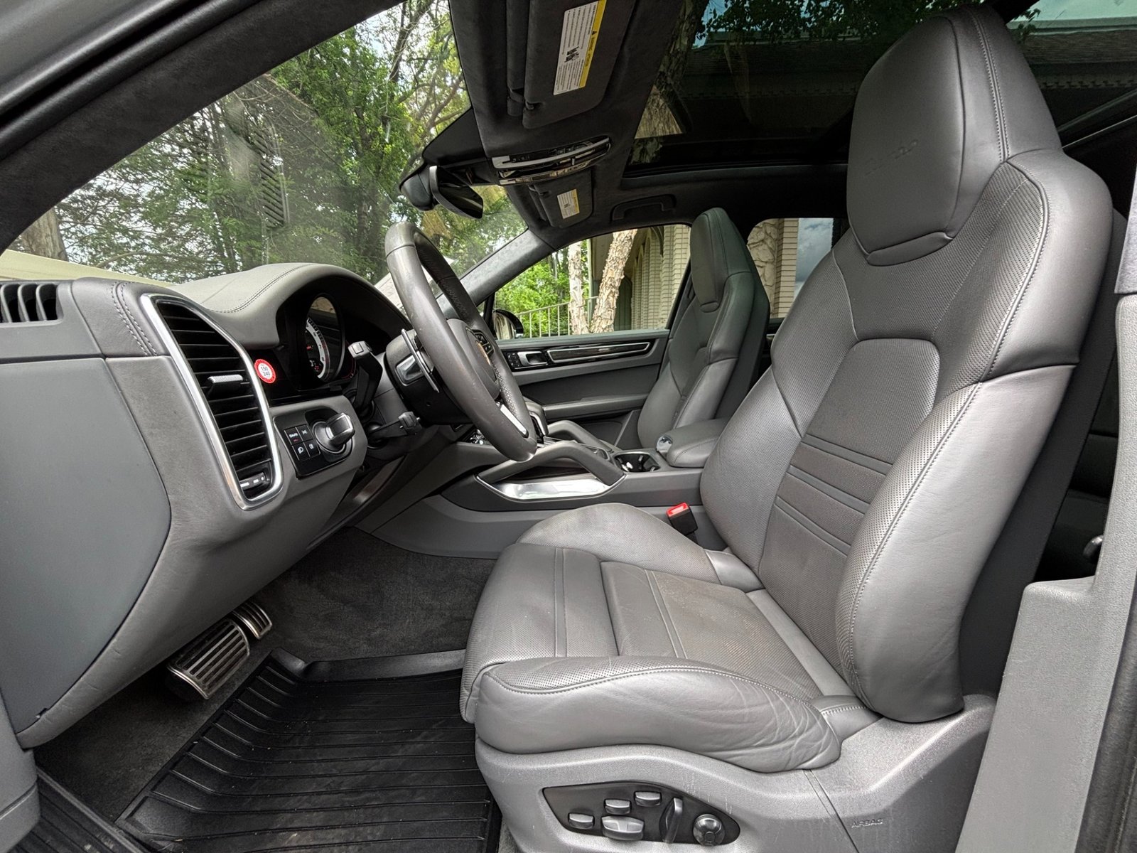 
								2023 Porsche Cayenne Turbo PREMIUM full									
