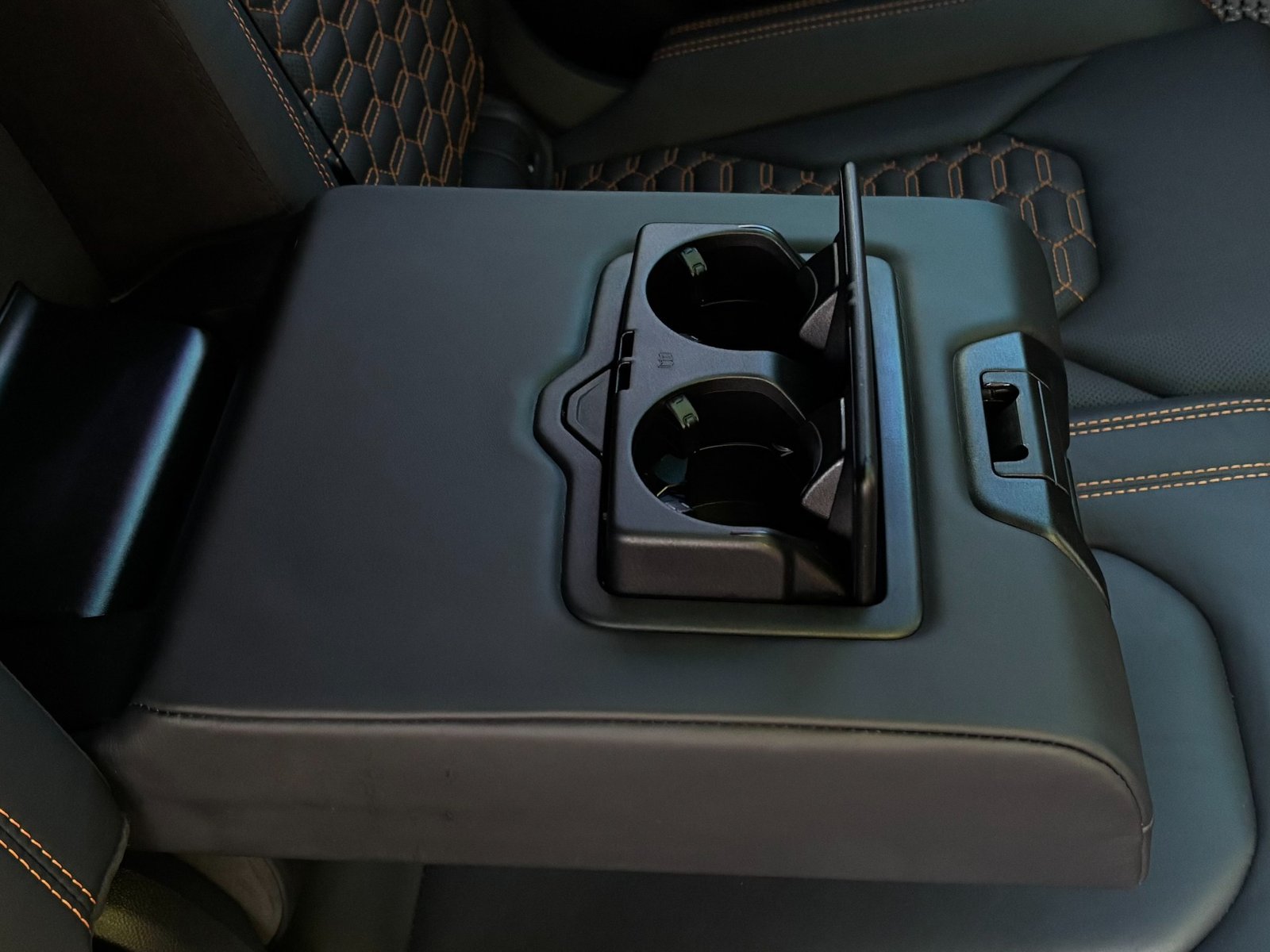 
								2021 Lamborghini Urus full									